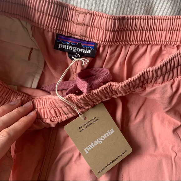 SOLD Patagonia Funhoggers 4 In Shorts - Picture 6 of 7